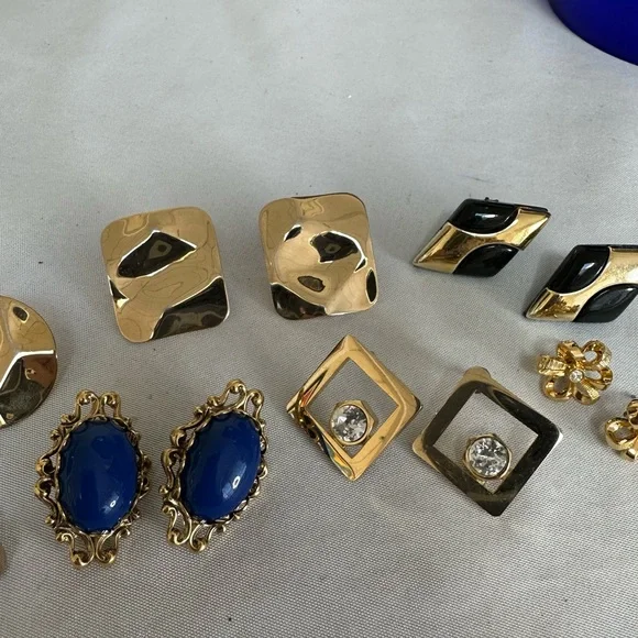 Vintage goldtone earring lot 7 pair - Picture 5 of 8